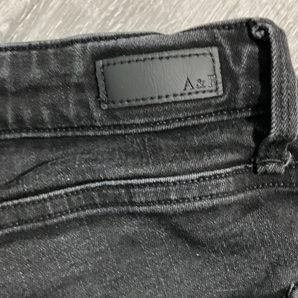 Abercrombie & Fitch Women's High Rise Black Skinny Jeans